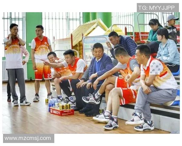 梁汉文携手香港足球明星队展现青春活力与拼搏精神的精彩瞬间